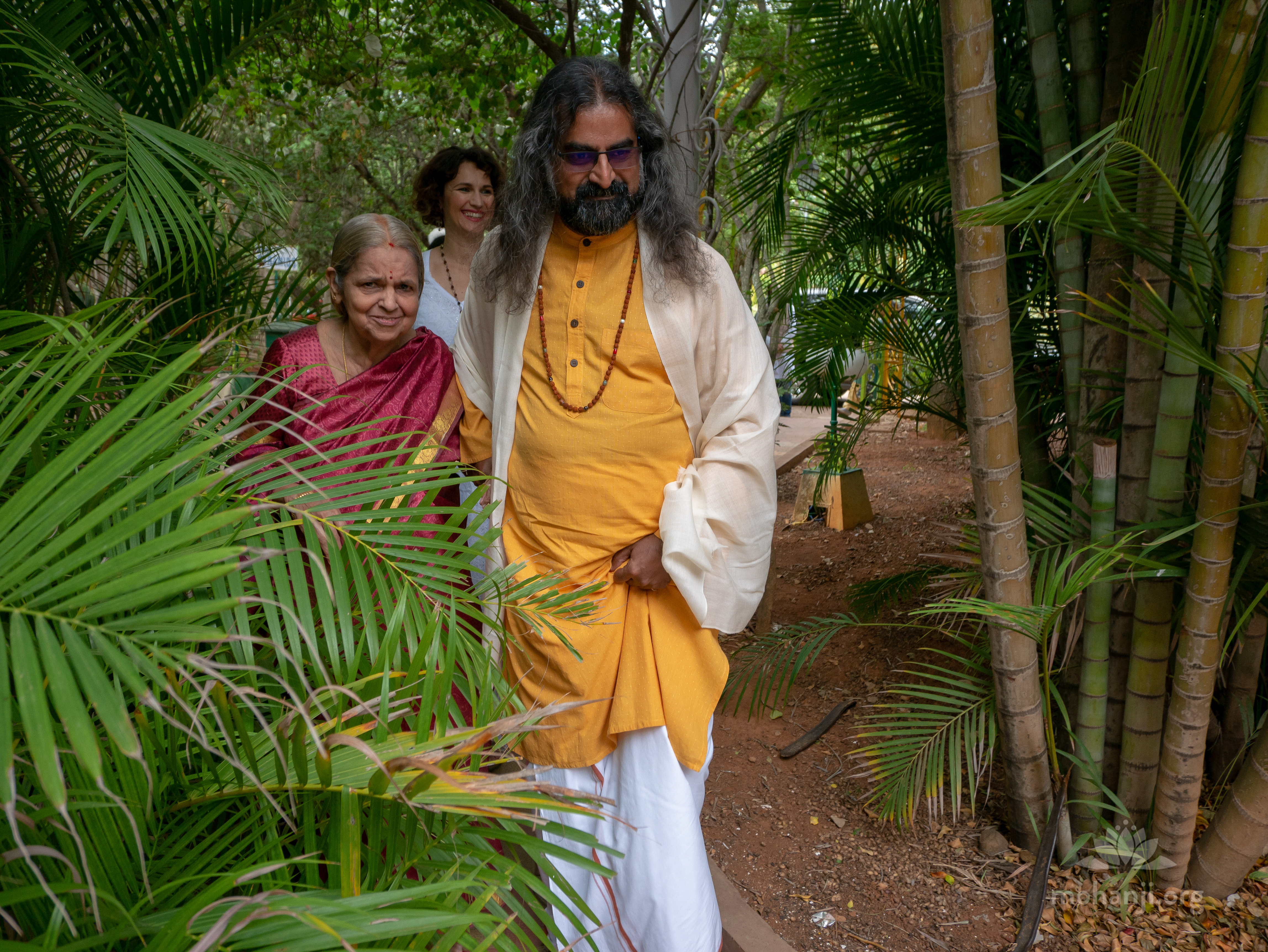 Mohanji - Guru Purnima satsang in Bangalore, with guest Devi Amma P2340856